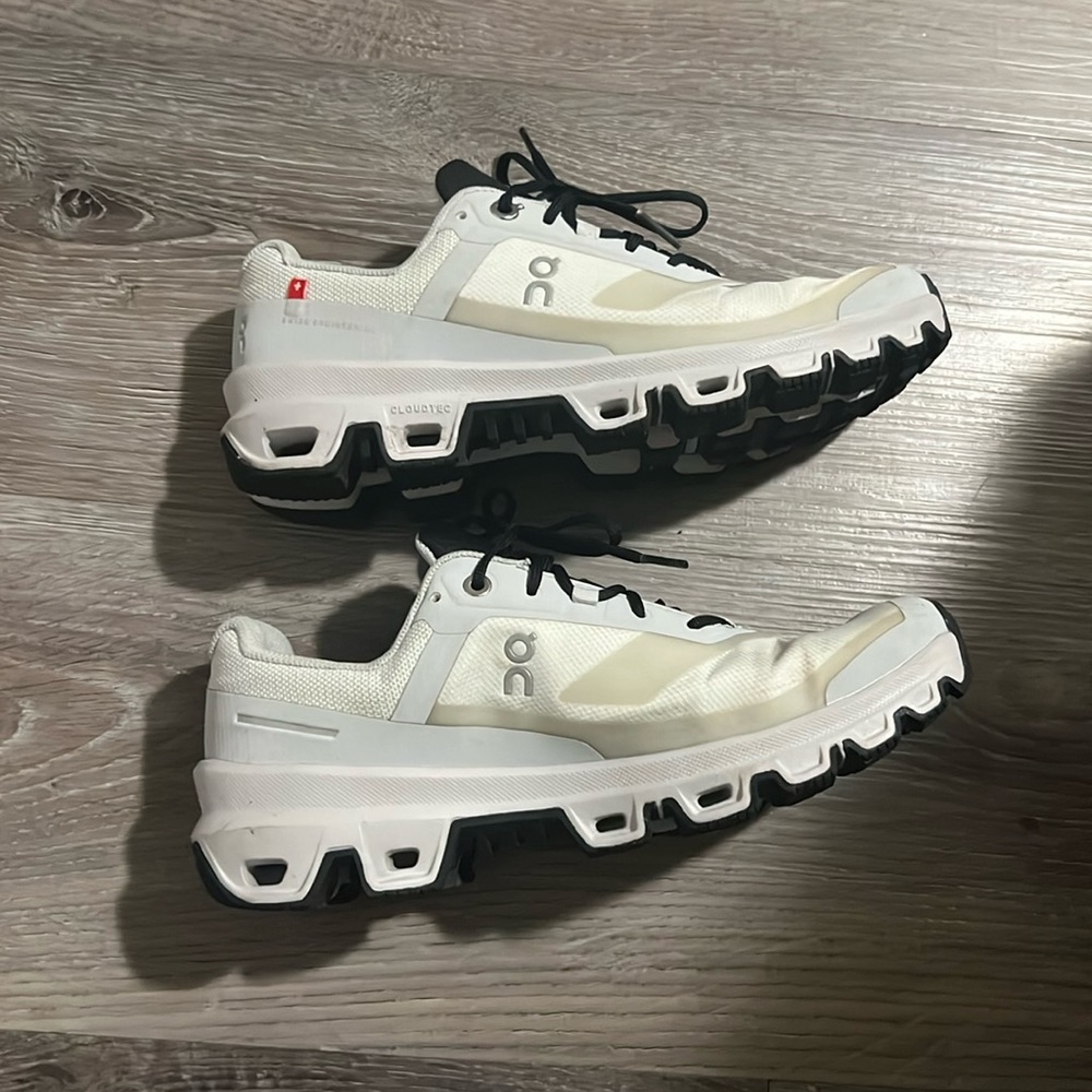 On cloud waterproof sneakers